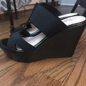 Charles by Charles David Black Wedge Sandal 6.5